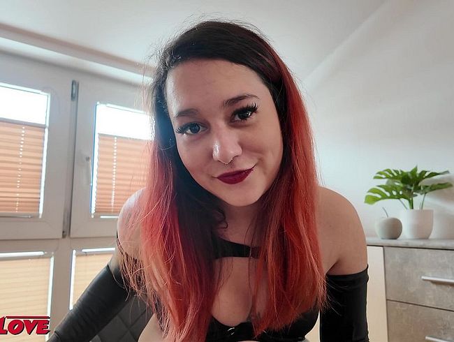 Tamy Love Porno Video: Für meine Latexlooser und Minipimmel